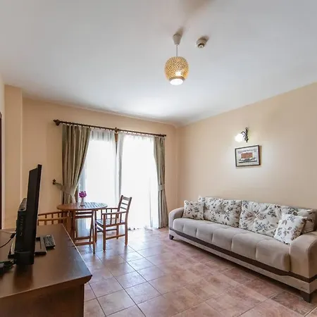Sleeps 2, Shared Pool - Awz 304, 1 Apartment Muğla