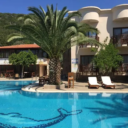 شقة Sleeps 2, Shared Pool - Awz 304, 1 *